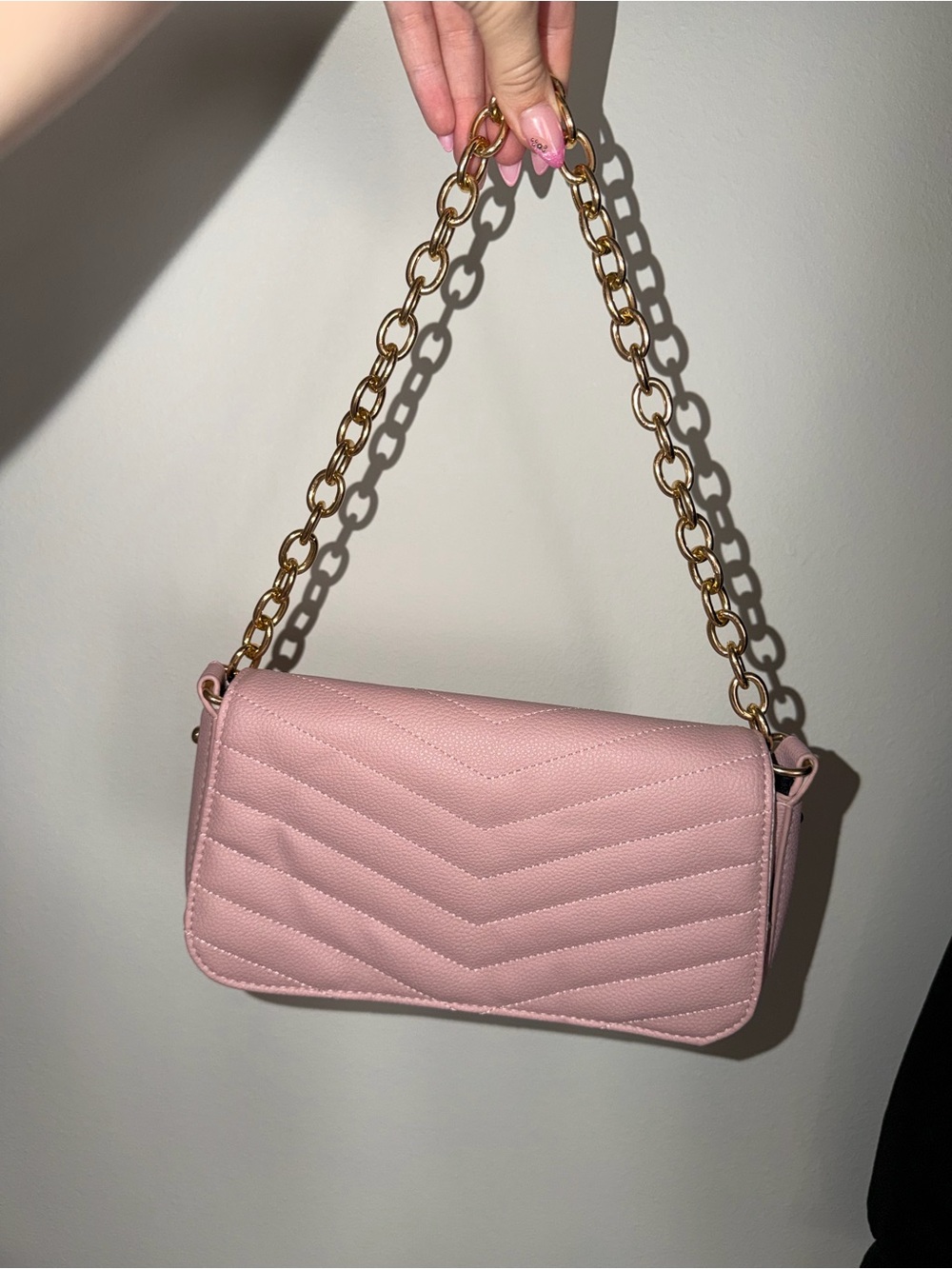 Pink Magnetic gold-Chain Shoulder Bag